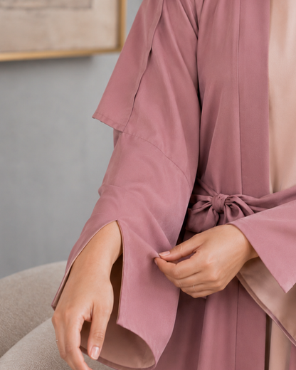 Chic 3-Piece Mauve Abaya Set with Nude Pink Inner, Front-Open Design, with Matching Hijab and Belt