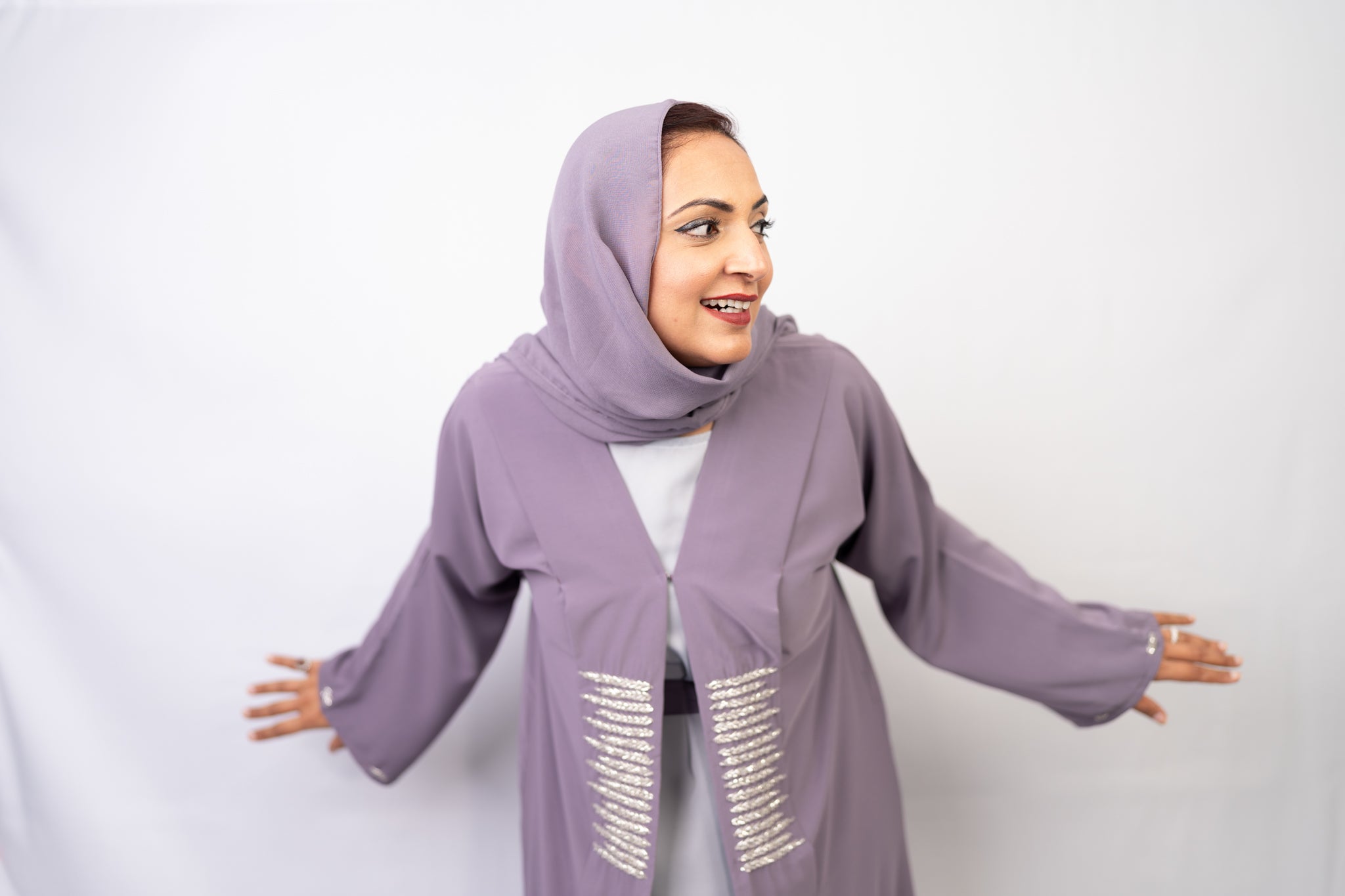 Lavender Open-Front Abaya with Crystal Bead Handwork & Flowy Sleeves