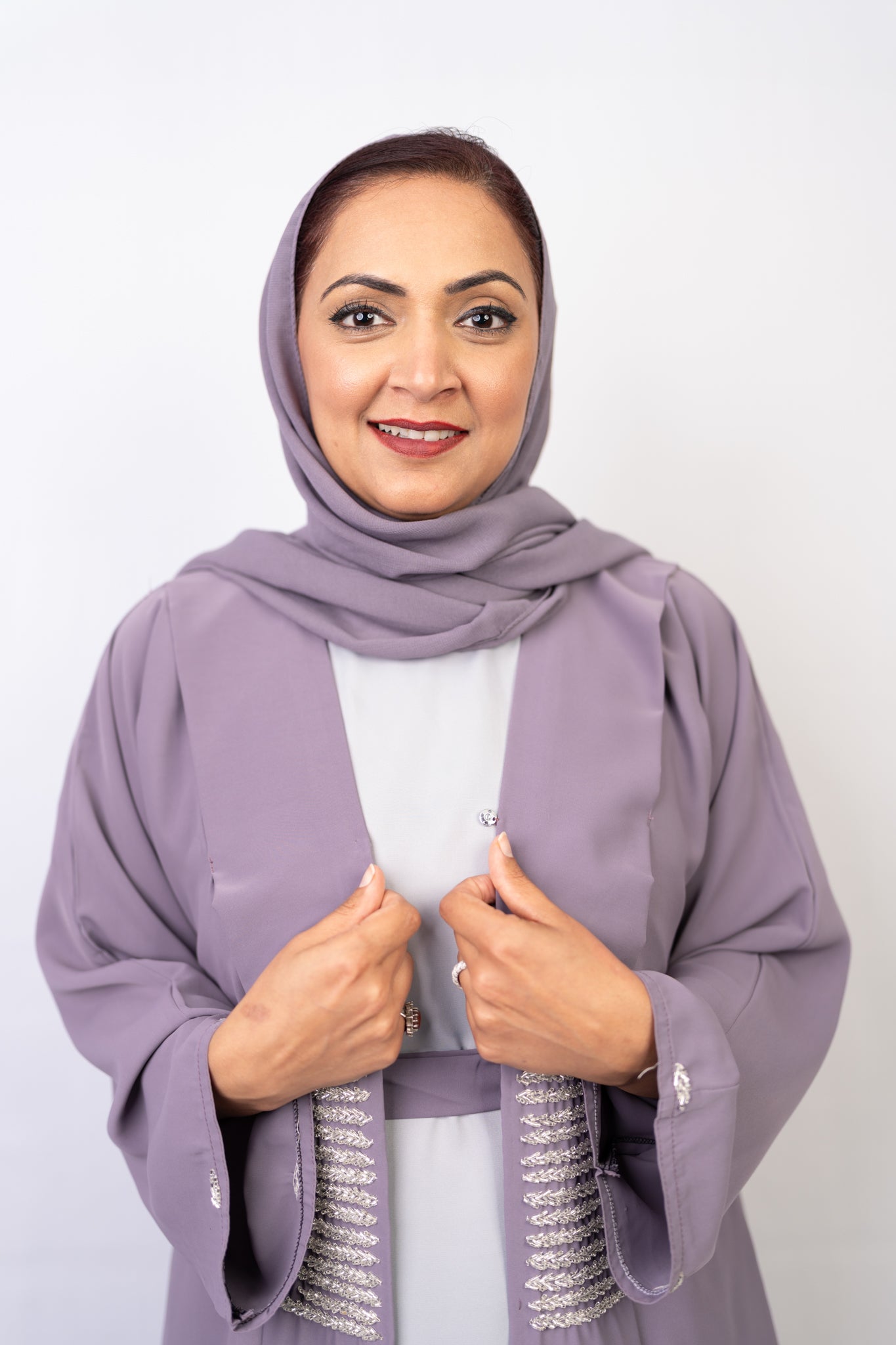 Lavender Open-Front Abaya with Crystal Bead Handwork & Flowy Sleeves