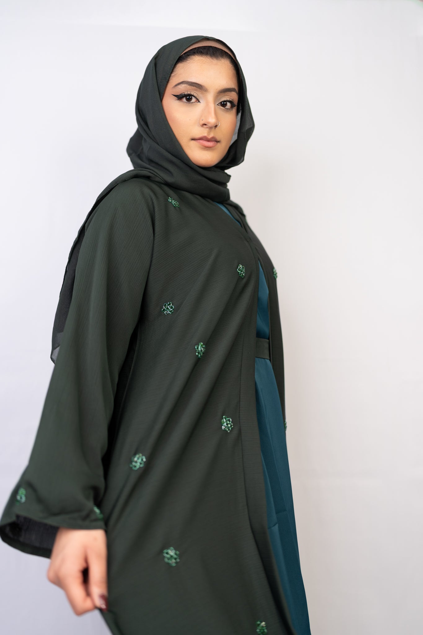 Emerald Forest Crystal-Strewed Abaya Set (3-Piece)